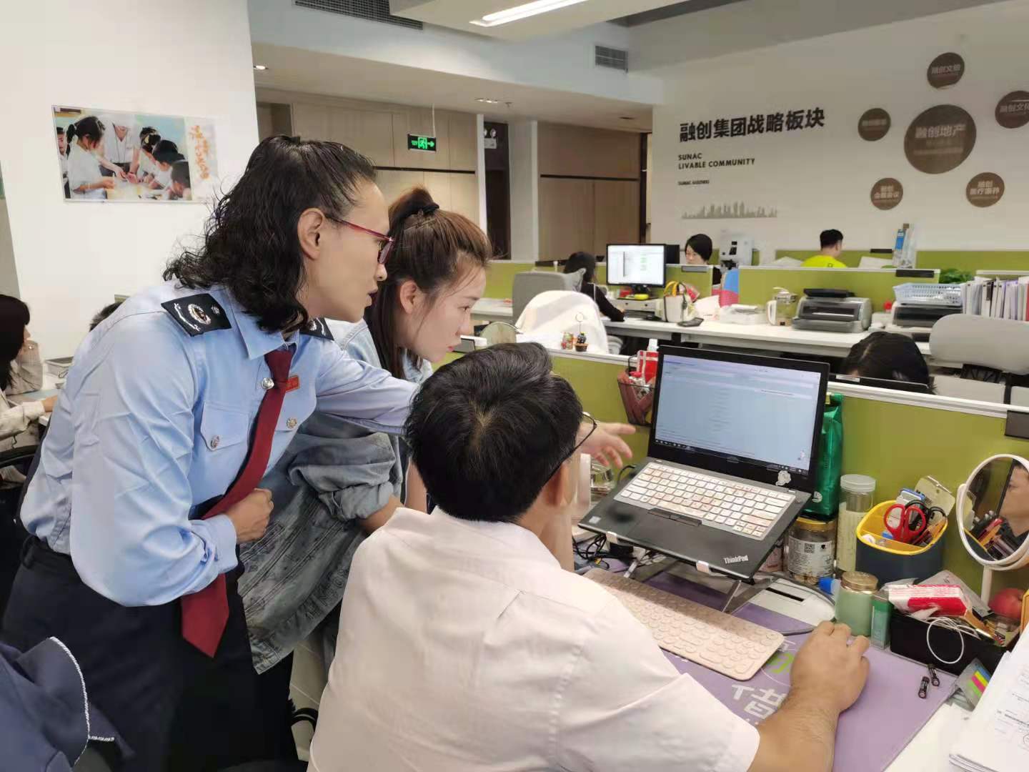 2025年新澳门和香港正版精准免费大全,精选解析、解释与落实